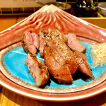 Shimarobata Fuji - じっくり焼いたアグー豚頬肉　旨さ滲み出ます♫