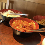 おらんち食堂 - 漬物3種はセルフサービスで