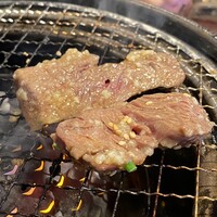 老舗精肉店直送 千種焼肉 飛騨牛の奴隷 千種店 - にんにくはらみ