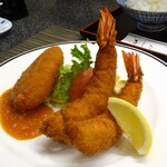 洋食の店　みしな - フライ定食：エビフライ