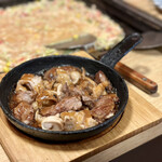 舞留土 - ホルモンミックス焼き…600円