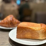 RACINES Boulangerie & Bistro - 