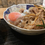 Kitashinchi Tsukishiro - 大きなお肉が入ってるすき焼き
