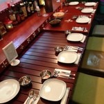 南インド料理 なんどり - カウンターにテーブルをつけて8人座りました。