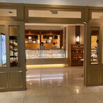 The Peninsula Boutique & Café - 