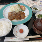 新鮮市場プラッツ中央 ちっちゃなレストラン - 焼肉定食