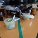 加賀 - 厨房外はL字カウンター。