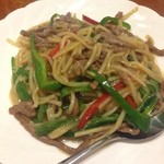 中国食府 双龍居 - 牛肉とピーマンの竹の子炒め（￥850）