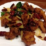 中国食府 双龍居 - 鶏もも肉と唐辛子の炒め（￥950）