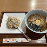 日進亭 - ラーメン半チャーハン