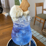 moricafe brunch&crepes - 南極クリームソーダ¥580税込　2023/5/2時点