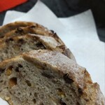 ブーランジェリー ポーム 本店 - 《オランジェ》ハーフ。5枚です。（写真では少なく見えます。）