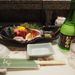 Sushi Hana - お造り盛り合わせ ＆ 冷酒（春鹿 超辛口 純米）
