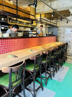 Wineshop & Diner FUJIMARU - ◎カウンター席