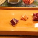 小判寿司 - 4. 小柱・まぐろの漬けの炙り