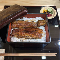 うなぎと炭焼 久松 - 重。半身