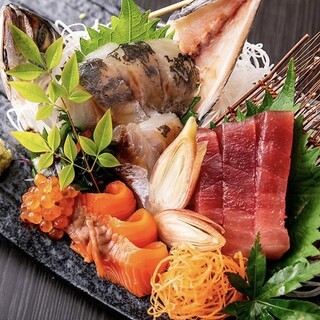 Directly delivered from the fishing port! You can fully enjoy the fresh fish sashimi.