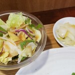 キッチン ブルー グローブ - サラダ、お新香のアップ