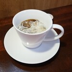 キッチン ブルー グローブ - ミルクを入れます