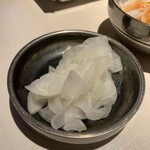 南屋韓国食堂 - サムギョッサルのお供