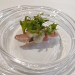 ウシマル - 九十九里産いなだ 新玉葱ソース 水辛子