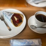 SUZUの森cafe - 苺たっぷりヨーグルトとて＆コーヒー850円(税込)