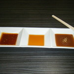 焼肉秀 - たれは３種類。辛味噌系。サッパリ系。醤油系。