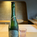 鮨 三心 - ①産土〈うぶすな〉穂増(熊本) 「大いなる自然」を感じさせる香りと柔らかなガス感。品の良い辛口！