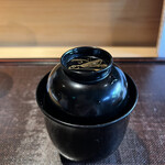 鮨 三心 - かわいい飛魚のお椀？