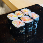 鮨 三心 - お隣さんのトロたくと干瓢をシェア。