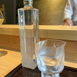 鮨 三心 - お冷のグラスも素敵です♡クシャッとさせた紙みたい！