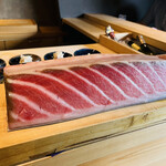 鮨 三心 - 千葉 勝浦200kg越えのマグロ。圧巻です！