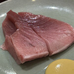 鮨 富海 - メジマグロのお刺身、辛子