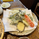 うずら家 - お野菜いろいろ天ぷら盛り合わせ¥1000。
