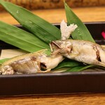 にぎり鮨 一五〇 - 若鮎の塩焼き