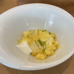 Trattoria esse - ココナッツのビアンコマンジャーレ パイナップルのグラニテ