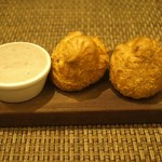 チーズシューと豚肉のリエット　