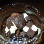 バー ディンプル - チョコレート盛り合わせ