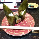 金沢まいもん寿司 - 思ったより、ボリュームない。しかも食べにくい。