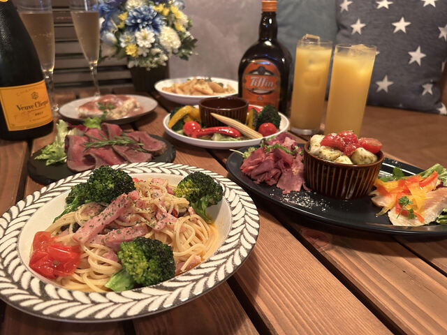 Dining Darts Bar tenfour