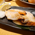 さかなや道場 魚鮮水産 - サーモンハラス粕漬焼