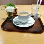 喫茶は～もにぃ - コーヒーは食事中メニュー一緒だと１００円引。