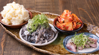 Edobori Nikugushi Kushinomukougawa - 肉刺しとお野菜のあて盛り合わせ