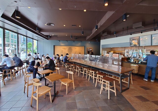 STARBUCKS COFFEE Kanda Ogawacho Nichome Ten photo 4