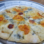 緑工房 - おまかせピザ(チーズ　はちみつ)　　\1200