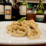 La Stalla - もっちもちー！
      うどん？すいとん？そのハザマの質感。
      味もパスタっぽくなくてスイトン的な。
      めっちゃ好きなパスタ！
      サクラマスは脂身少なめの美味しいシャケみたいな。