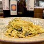 La Stalla - パスタすっごい失礼な書き方なんだけどカップヌードルの食感と似てるw
      でもこちらは手間かかってる逸品。
      アーティチョークは別に何か恩恵ある味とかじゃないけど珍しいから有難い気持ちになる。味付けgood！