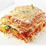 Both adults and children love it♪ Authentic lasagna with meat sauce 980 yen (excluding tax)