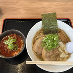 麺屋 隆志 - 煮干しラーメンと辛肉茶漬け　900円＋200円