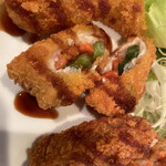 レストラン くるみ - 生野菜、豚肉の野菜巻きフライと肉じゃがコロッケ